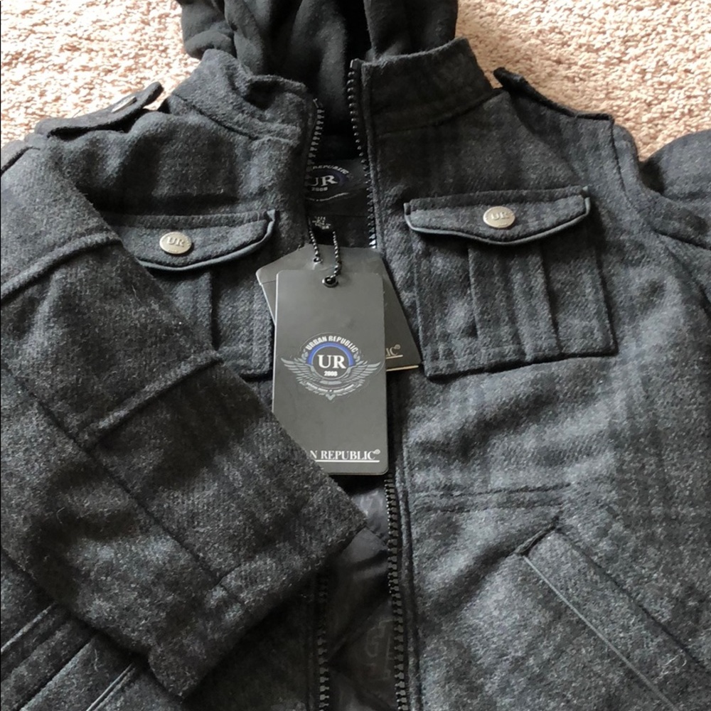 Coat - Picture 2 of 5